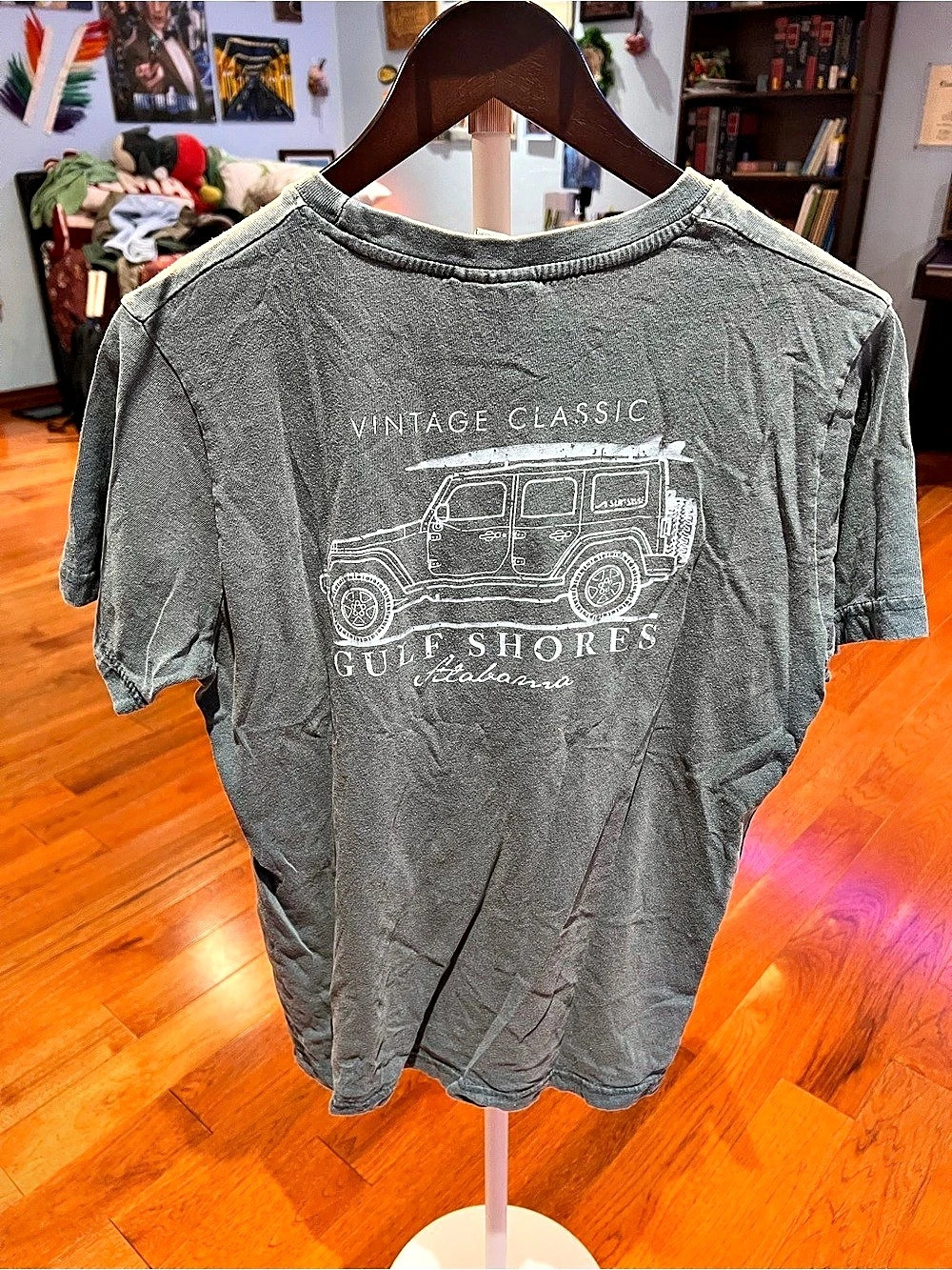 Vintage Havana Vintage Classic Graphic Tee in Green gray